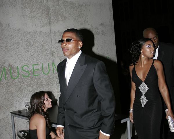 ST LOUIS - JULY 02:  Nelly and Ashanti arrive at the Black and White ball July 2, 2006 in St. Louis, Missouri.  (Photo by Frank Di Piazza/Getty Images)