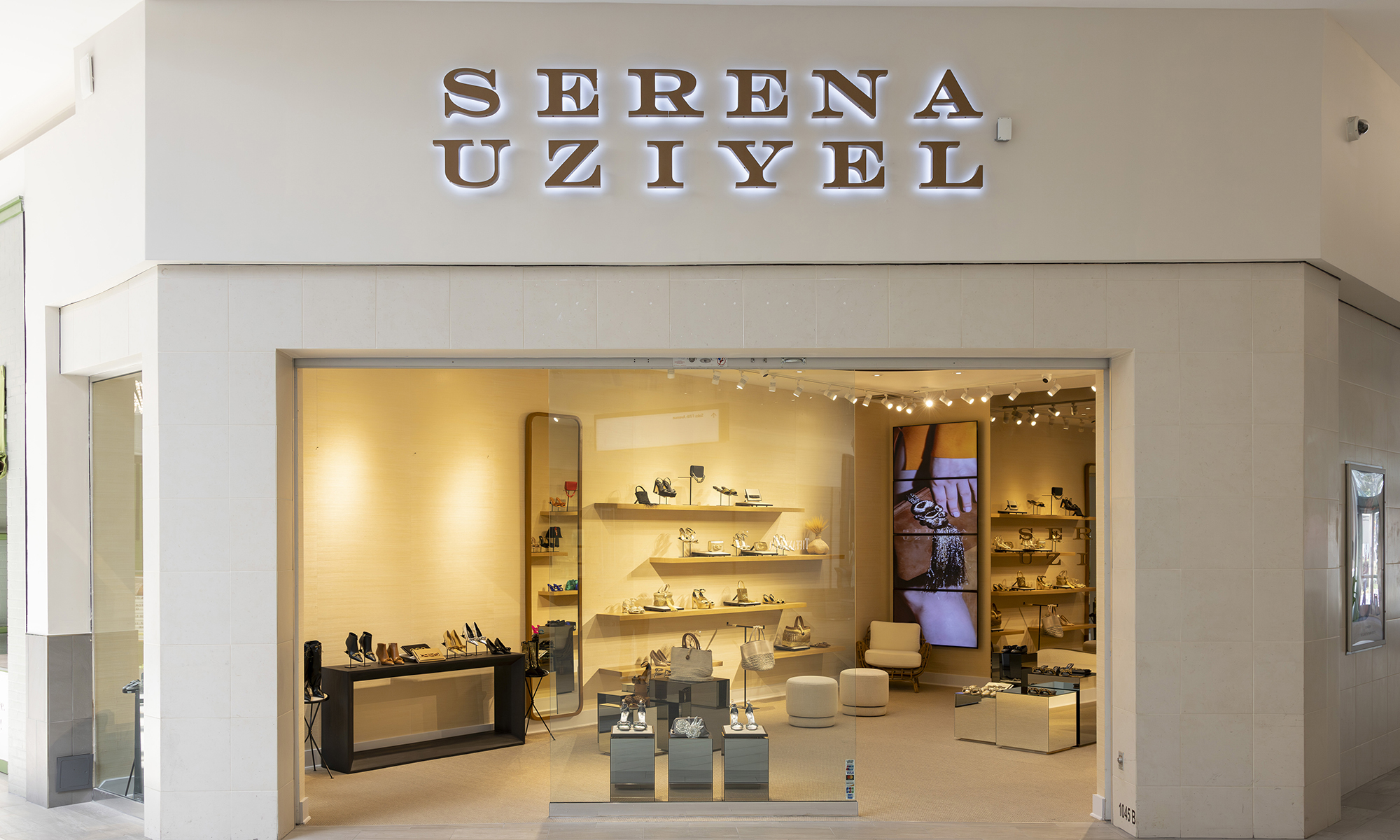 Serena Uziyel, store